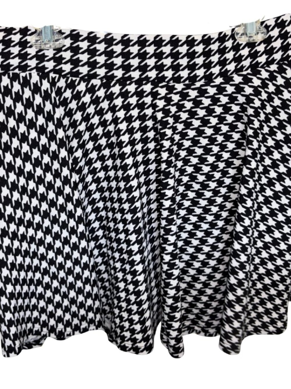 DJT new with tags full skater houndstooth black white skort XL